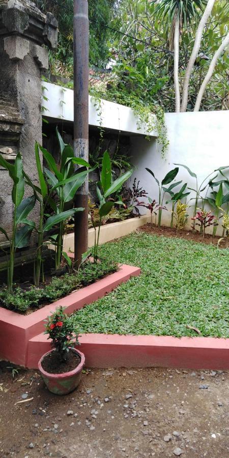 Shalana Homestay- Formerly Teka Teki House Seminyak  Ngoại thất bức ảnh