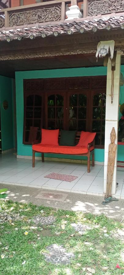 Shalana Homestay- Formerly Teka Teki House Seminyak  Ngoại thất bức ảnh
