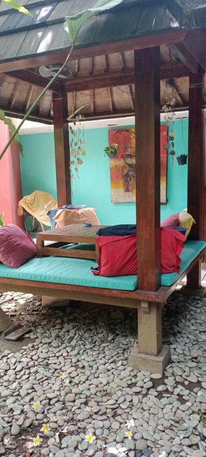 Shalana Homestay- Formerly Teka Teki House Seminyak  Ngoại thất bức ảnh