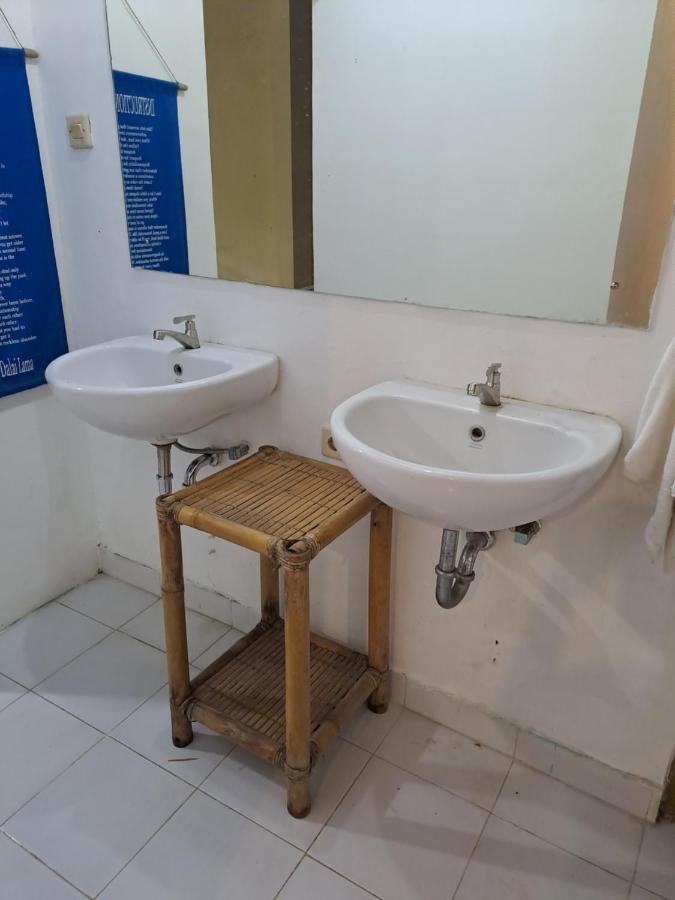 Shalana Homestay- Formerly Teka Teki House Seminyak  Ngoại thất bức ảnh