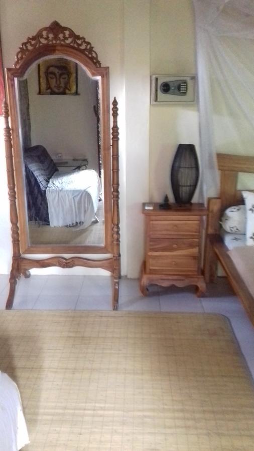 Shalana Homestay- Formerly Teka Teki House Seminyak  Ngoại thất bức ảnh